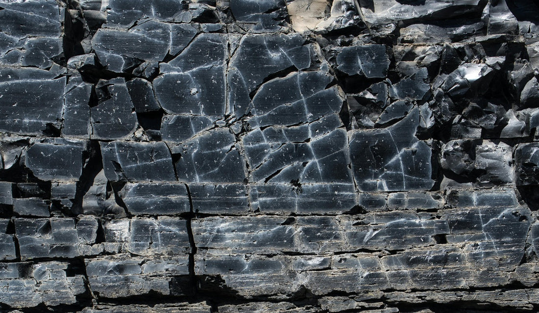 Obsidienne œil céleste – Vertus et bienfaits d’une pierre de vérité, de protection et de spiritualité
